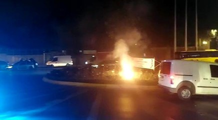 Ataşehir'de trafiğin ortasında atılan havai fişekler korkuttu