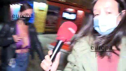 Anabel Pantoja disfruta con amigos sin preocuparse por las informaciones sobre su marido