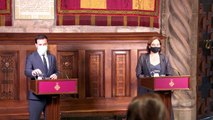 Rueda de prensa de Alberto Garzón y Ada Colau en el Ayuntamiento de Barcelona