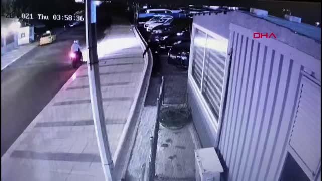 Beykoz'da lüks otomobilin farlarını 30 saniyede söküp, çaldılar