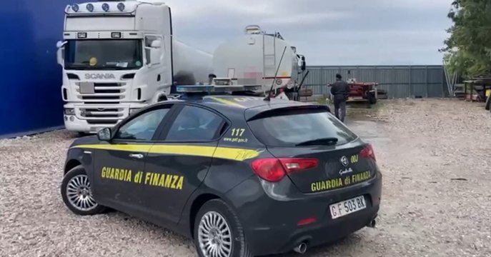 Caivano (NA) - Gasolio di contrabbando, sequestrato deposito in periferia (28.10.21)