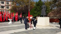 ÇANAKKALE'DE ATATÜRK ANITI'NA ÇELENK KONULDU