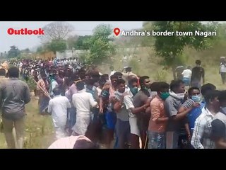 People Line Up In Large Numbers Outside Liquor Shops Across Cities, Social Distancing Goes For Toss