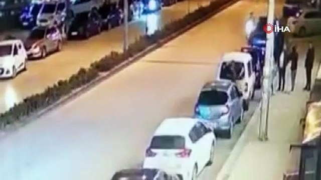 Ters şeride giren motosiklet yayaya çarptı