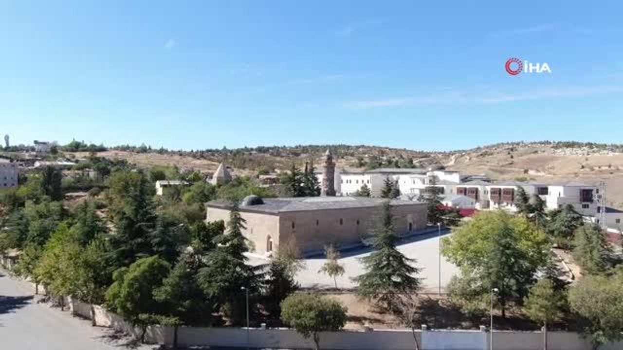 Kadir Gecesi'nde secde ettiği rivayet edilen dut ağacının hikayesi herkesi şaşırtıyor