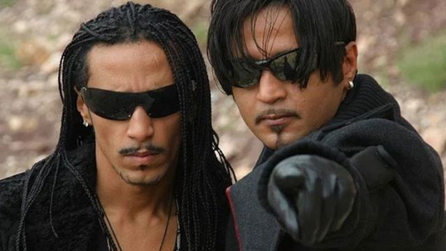 Bu halini unutun! Cankan'ın solisti Malik Ayhan 27 yıllık saçına kıydı, hayranları bile tanıyamıyor