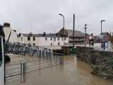 İngiltere'de sel: Nehirler taştı, yollar sular altında kaldı