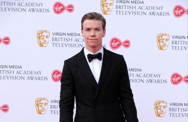 La increíble transformación de Will Poulter: de patito feo a clon de los hermanos Hemsworth