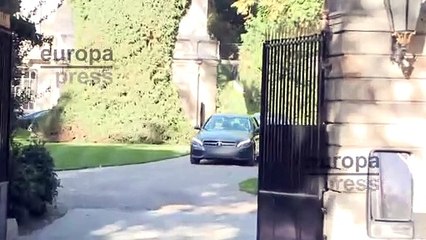 La Reina Sofía sale de Liria junto a su hermana, Irene de Grecia