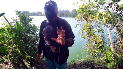Mancing ikan di muara