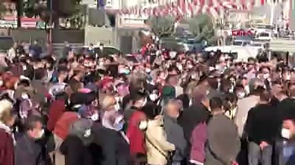 Market açılışında indirim yapılınca izdiham oluştu