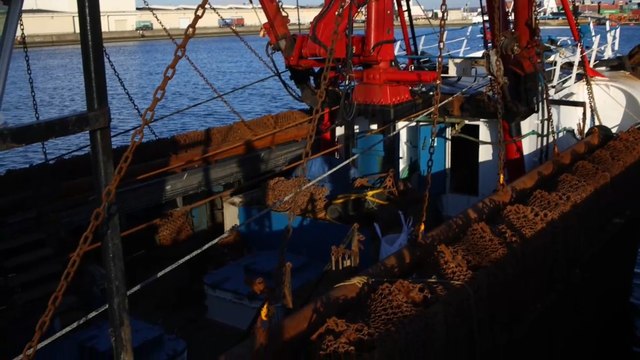 París refuerza su pulso contra Londres por las licencias de pesca