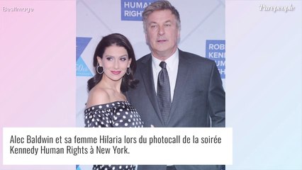Tir accidentel d'Alec Baldwin : l'acteur réapparait en famille après le drame