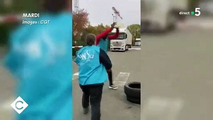 France 5 diffuse les images choc d'un délégué syndical du site H&M du Bourget en Seine-Saint-Denis qui a tenté de s'immoler par le feu