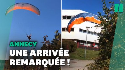Il atterrit en parapente sur le parvis de son IUT à Annecy