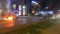 Maltepe D-100'de otomobil alev alev yandı