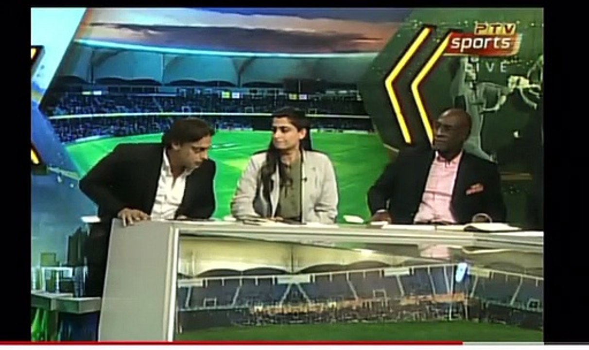 Dr. #NaumanNiaz and #ShoaibAkhtar | Shoaib detaches the mic from his jacket and gets up PM should take notice and will remove Dr. Nauman Niaz from PTV Sports.