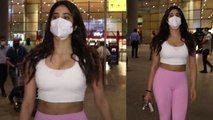 Janhvi Kapoor ने दिखाया Airport पर अपना Sexy अवतार, Check Out The Viral Video ! । FilmiBeat