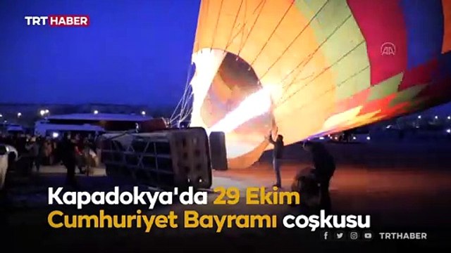 Balonlar Türk bayrakları ve Atatürk posteri ile uçtu