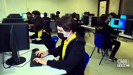 Bu lisede geleceğin yazılımcıları yetiştiriliyor