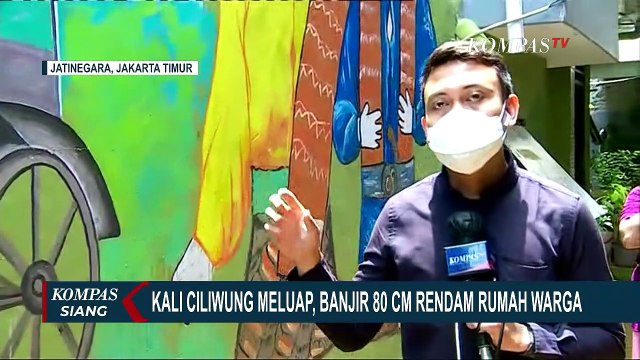 Kali Ciliwung Meluap, Banjir 80 cm Rendam Rumah Warga di Kampung Melayu