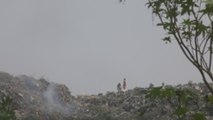 La India busca eliminar sus miles de montañas gigantes de basura