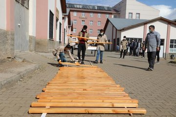 Meslek lisesi mobilya sektörünün usta ihtiyacını karşılıyor