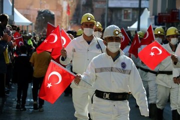 ZONGULDAK'TAKİ KUTLAMALARDA EN BÜYÜK İLGİYİ MADEN İŞÇİLERİ GÖRDÜ