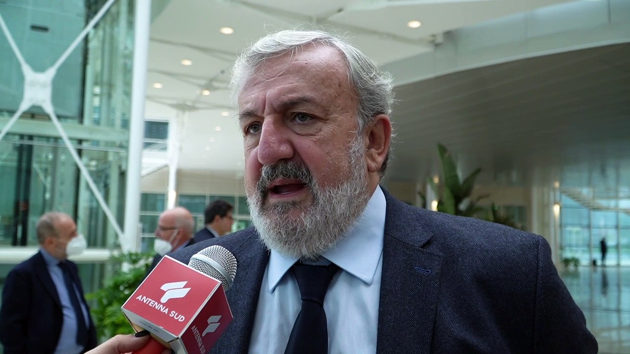 A Bari la Conferenza dei Presidenti delle Assemblee legislative d’Italia, Emiliano: "fondamentale coinvolgimento delle Regioni su PNRR" - video