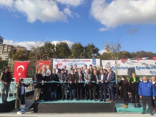 İSTANBUL'DA 1385 METREKARELİK KAYKAY PİSTİ AÇILDI