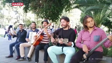 Meksikalı sanatçılar İstiklal Marşı'nı çaldı