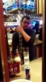 Le barman le plus classe du monde... juste magique