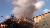 Son dakika haber | Ümraniye'de 3 katlı binanın çatısında yangın