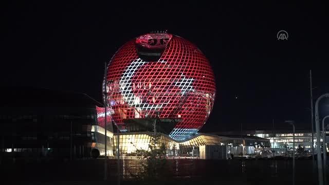 NUR SULTAN - Kazakistan'ın başkenti Nur Sultan'da Türk bayrağı yansıtıldı