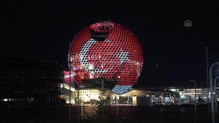 NUR SULTAN - Kazakistan'ın başkenti Nur Sultan'da Türk bayrağı yansıtıldı