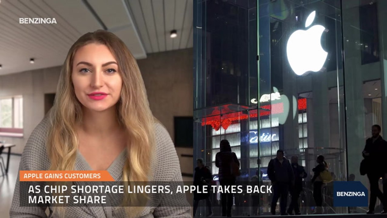 Apple Gains Customers