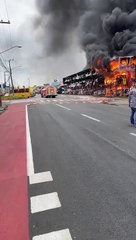 Incêndio em ferro-velho de Itajaí