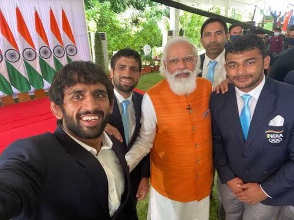 PM Narendra Modi's Day Out With Tokyo Olympians