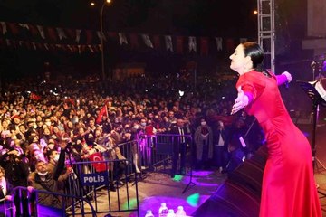 Samsun'da Cumhuriyet Bayramı coşkusu konserle renklendi
