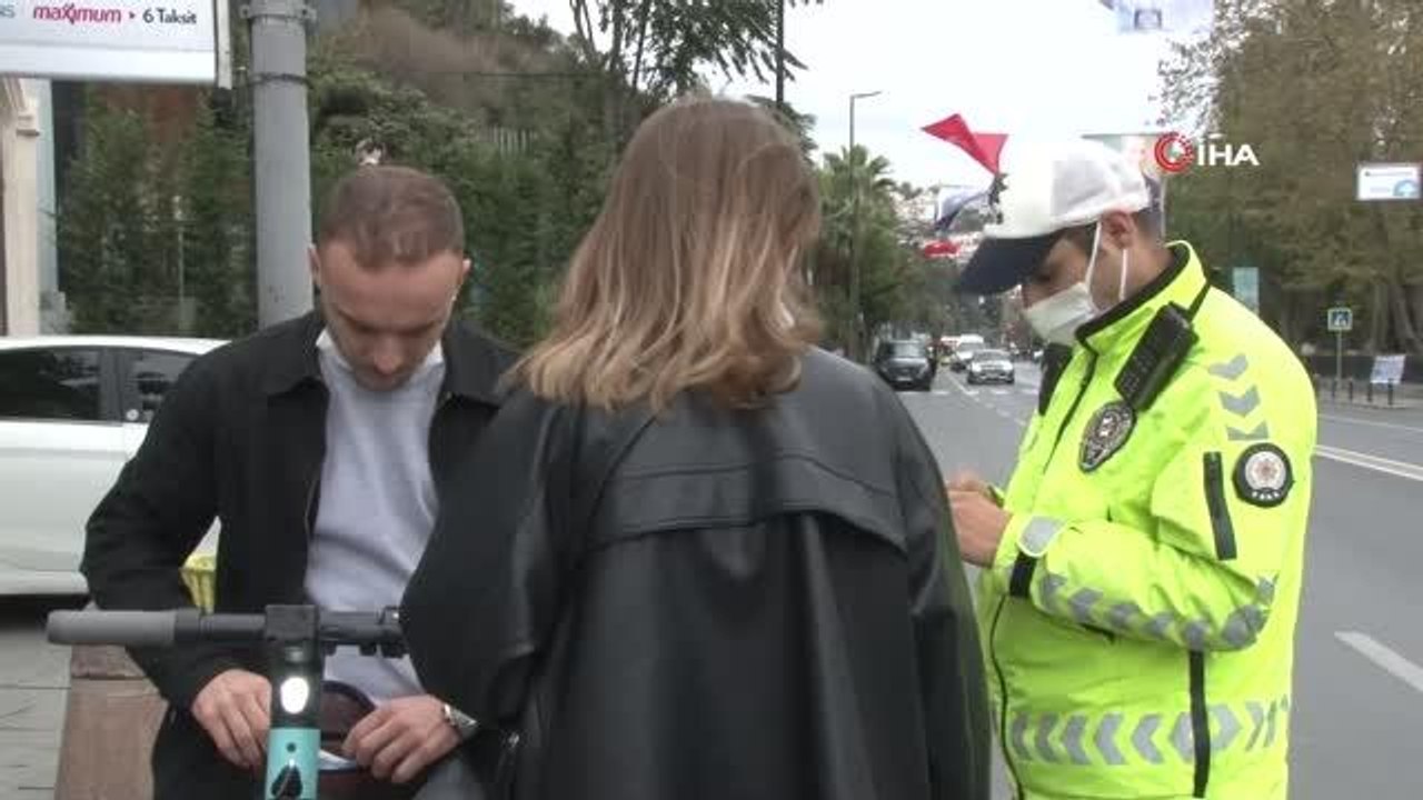 İstanbul'da elektrikli scooter denetiminde ilginç anlar: "Normalde 3-4 kişi biniyorduk, bugün şansa 2 kişi yakalandık"
