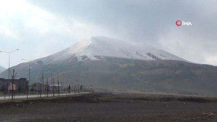 Palandöken beyaza büründü