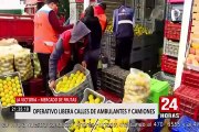PNP junto a fiscalizadores desalojaron a comerciantes ambulantes en el Mercado de Frutas