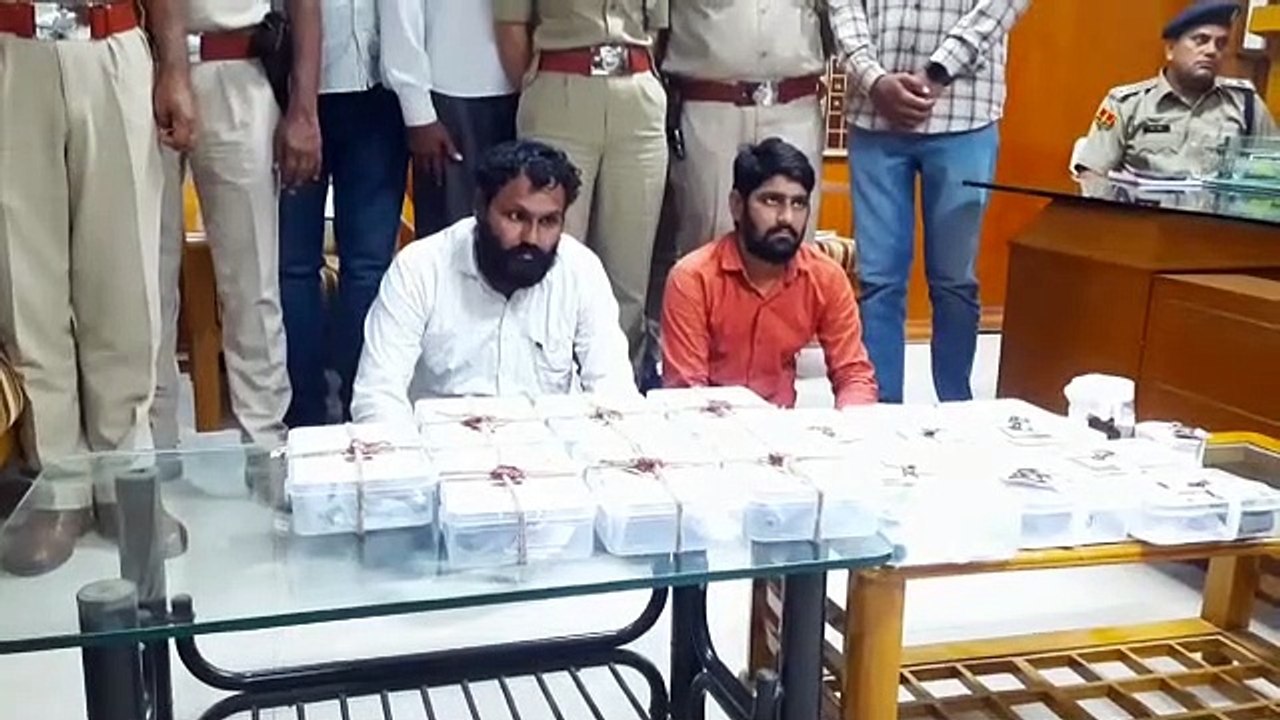 12 पिस्तौल, एक रिवॉल्वर व एक देसी कट्टा, 32 कारतूस जब्त