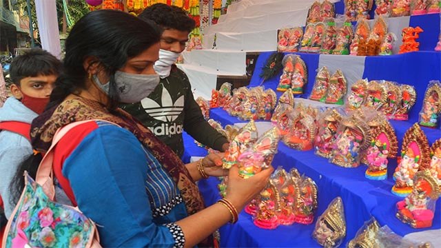Diwali 2021: दिवाली पर लक्ष्मी गणेश मूर्ति कैसी खरीदना चाहिए, भूलकर भी ना करें ये गलती | Boldsky