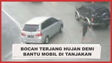 Viral Bocah Terjang Hujan Demi Bantu Mobil di Tanjakan, 'Pahlawan Tak Pernah Terlambat'