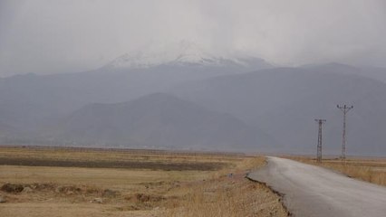 Yüksekova'da iki mevsim bir arada