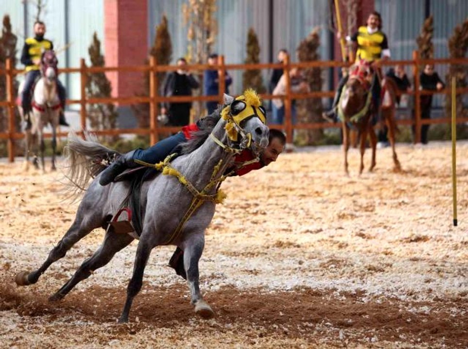Cumhuriyet Bayramı Atlı Cirit Gösterileri nefesleri kesti
