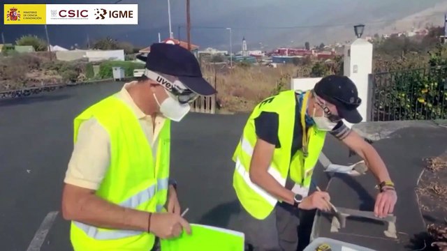 El volcán registra explosiones de gran intensidad y cubre Aridane de cenizas