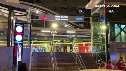 Marmaray'da bir kişi tren raylarına atlayarak intihar etti