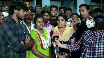 Bengaluru fans pay tribute to Puneeth Rajkumar by singing Power Star's songs | WATCH